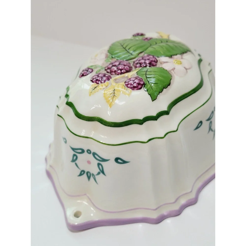 Le Cordon Bleu Franklin Mint Berry Jello Mold 1986 Ceramic Wall Hanging White